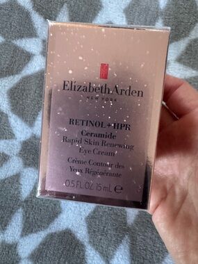 Elizabeth Arden Rose Gold Retinol + HPR Ceramide Eye Cream Box
